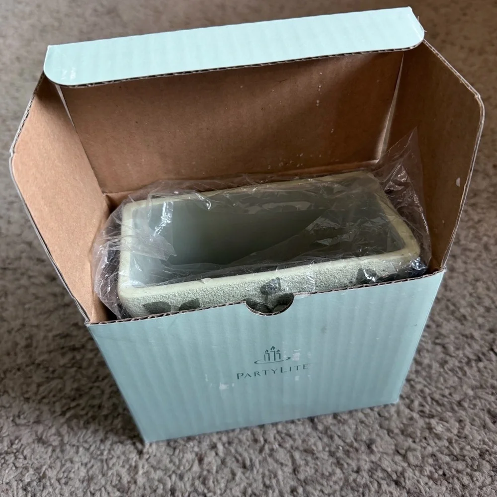 PartyLite new box